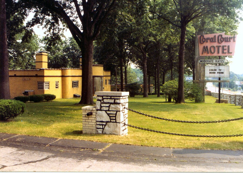 Coral Court on US66