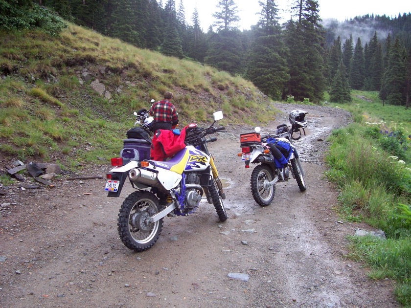 Going down Engineer Pass